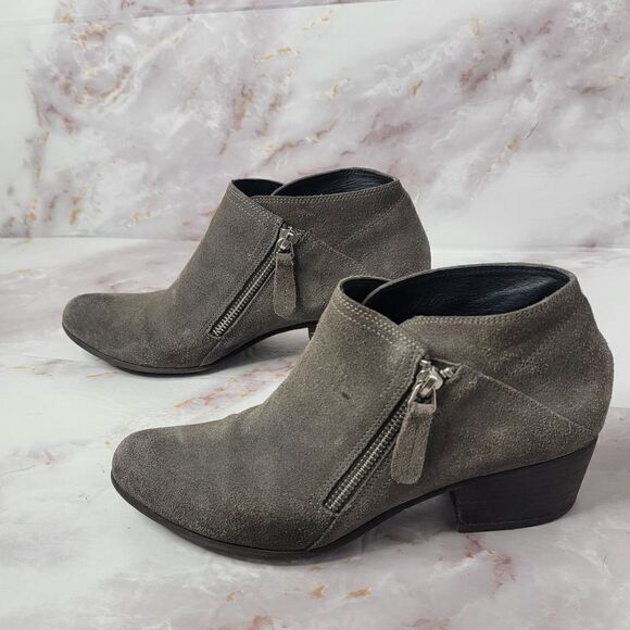 Vaneli Beatriz Bootie Suede Ankle Side Zip Closure Size 7 - Picture 5 of 14